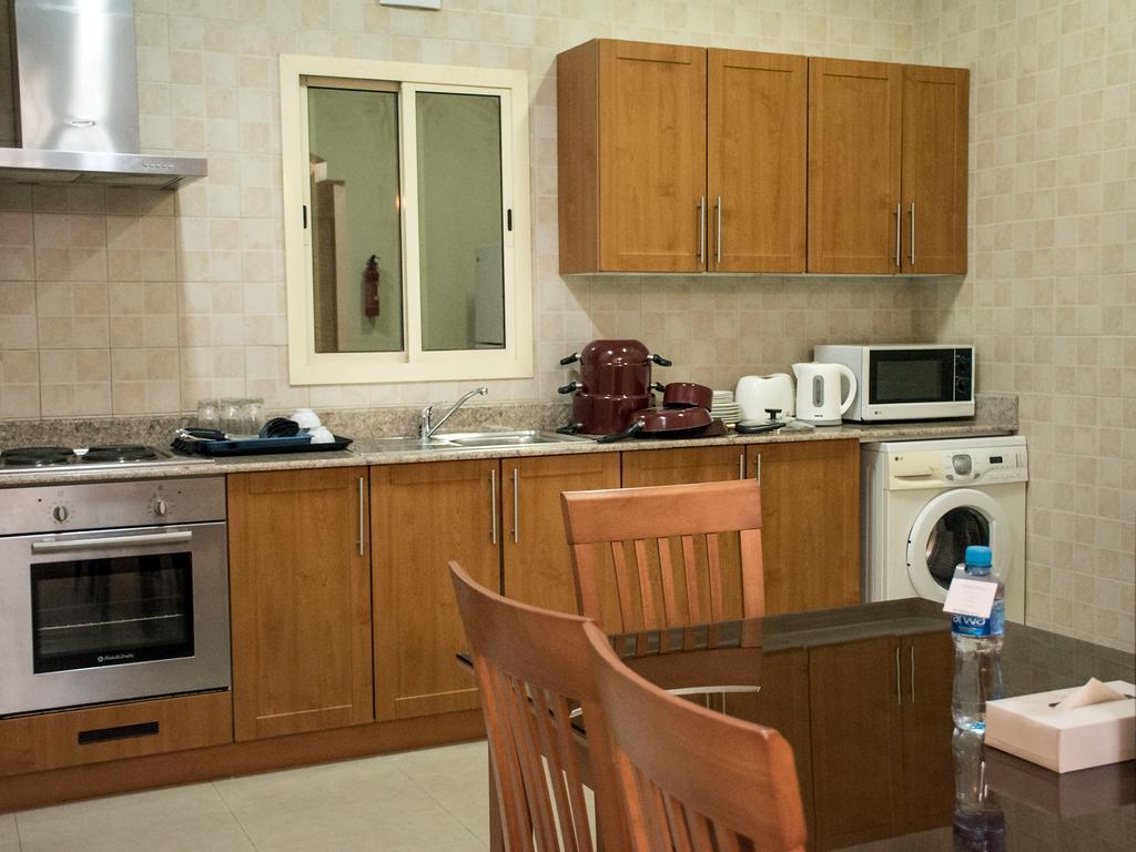 President Suites Apartments Manama Eksteriør bilde